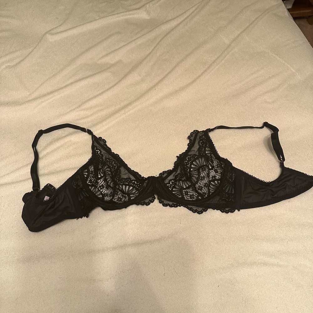 Savage x Fenty lace bra size 38C